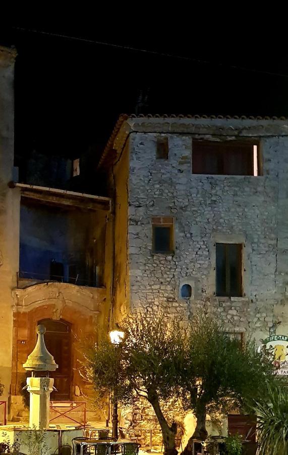 La Tour De Pezene Bed & Breakfast อ็องดูซ ภายนอก รูปภาพ