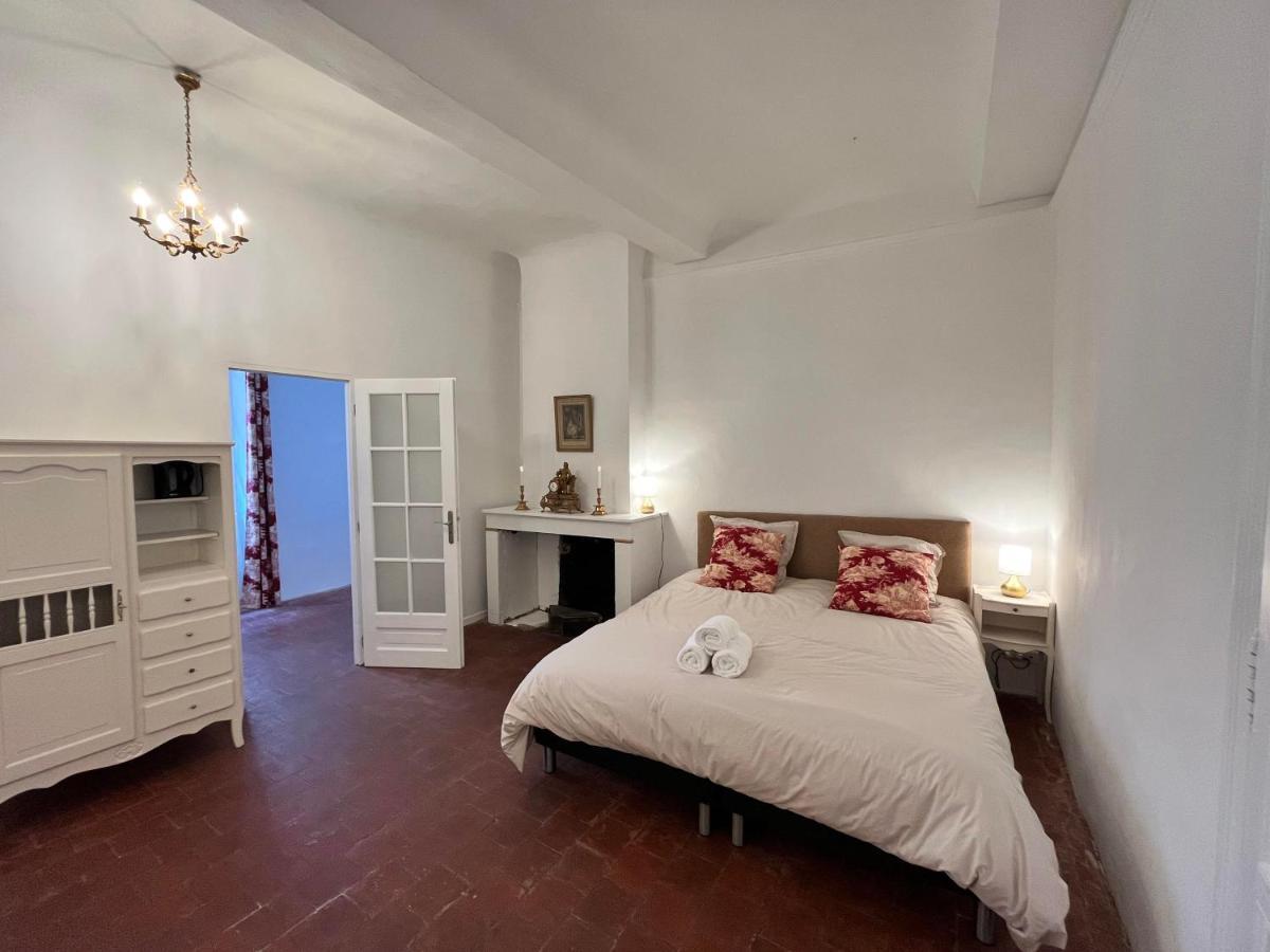 La Tour De Pezene Bed & Breakfast อ็องดูซ ภายนอก รูปภาพ
