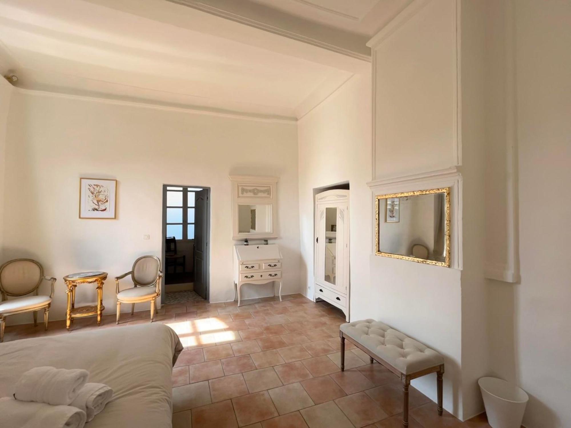 La Tour De Pezene Bed & Breakfast อ็องดูซ ภายนอก รูปภาพ