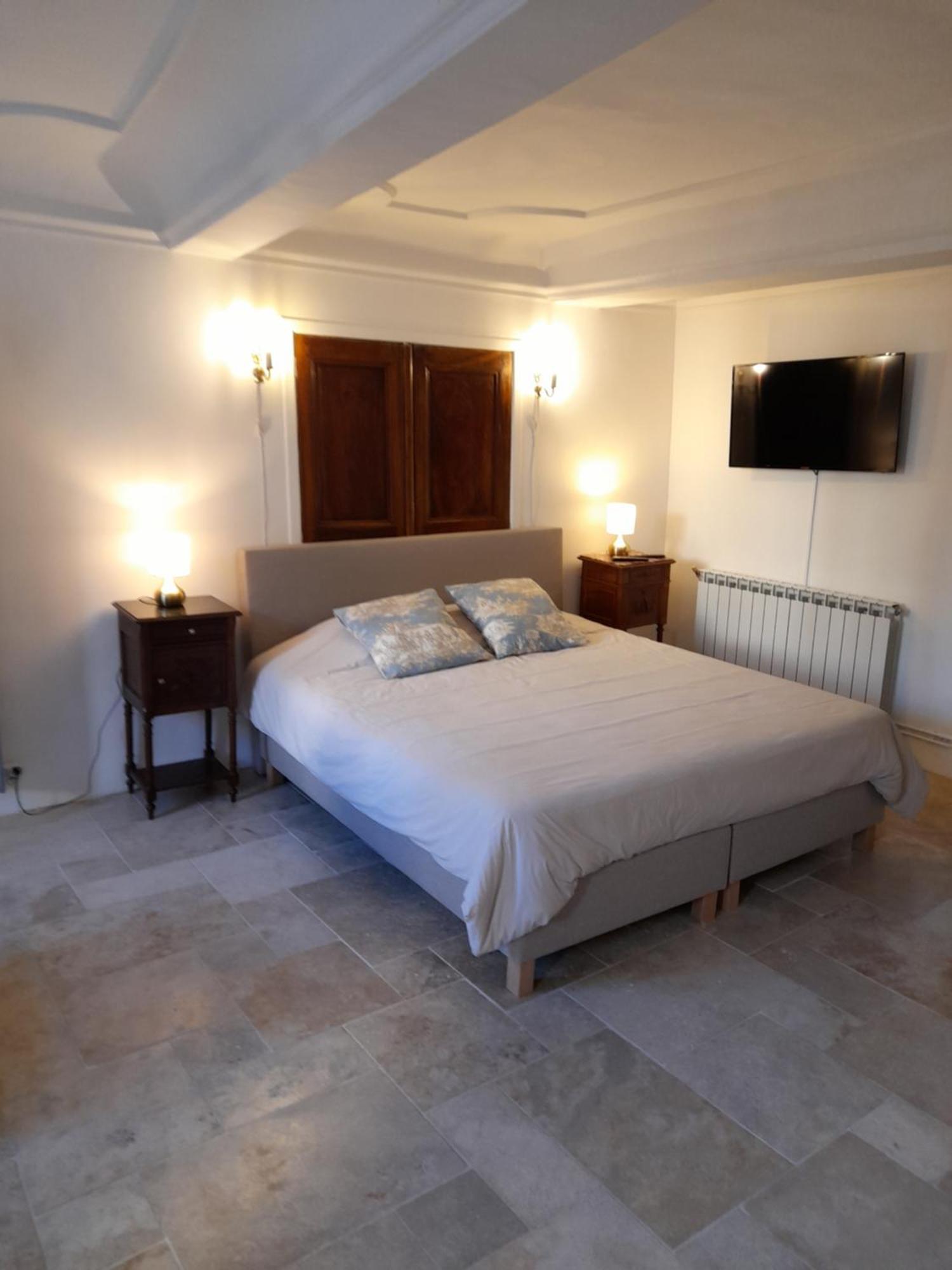 La Tour De Pezene Bed & Breakfast อ็องดูซ ภายนอก รูปภาพ